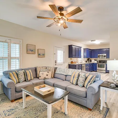 Coastal Gulf Shores Getaway - Near The Beaches!