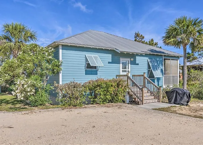 Coastal Getaway - Near The Beaches! Holiday home