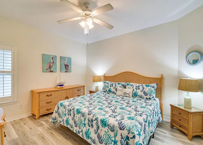 Coastal Getaway - Near The Beaches!